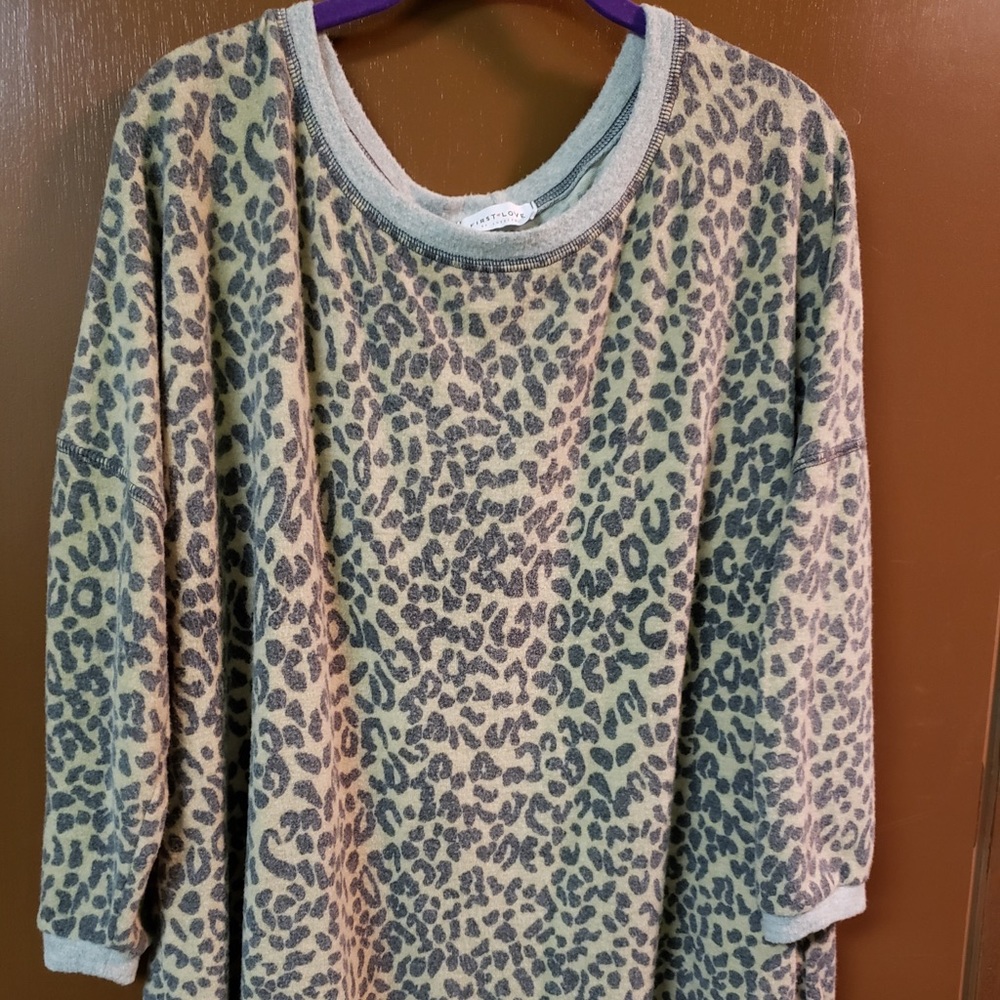 Snuggly animal print sweatshirt Plus size